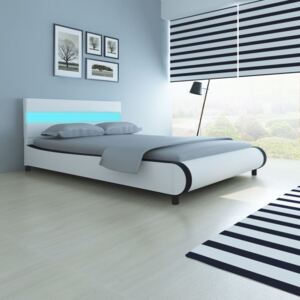 Fehér műbőr ágy LED csíkkal és matraccal 140 x 200 cm