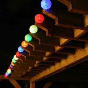 Kültéri hálózatos lampionfüzér színes, 20 LED