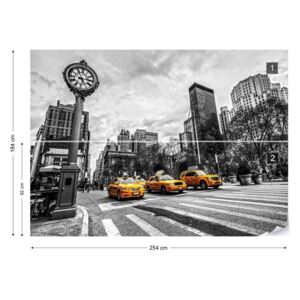 Fotótapéta GLIX - New York Város Sárga Taxik Fekete És Fehér Papír tapéta - 254x184 cm