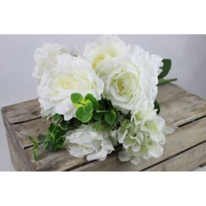 Biela kytica ruží s hortenziou a chmeľom