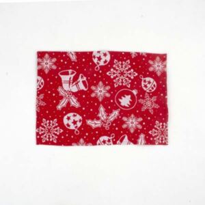 D.GP342 Textil tányéralátét piros-fehér jégvirágos-harangos, 33x48cm, (anyagösszetétel: 70% polyester, 30% cotton)