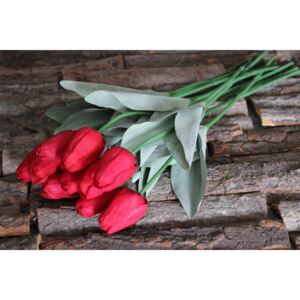 Piros mű bimbózó tulipán levelekkel 55cm